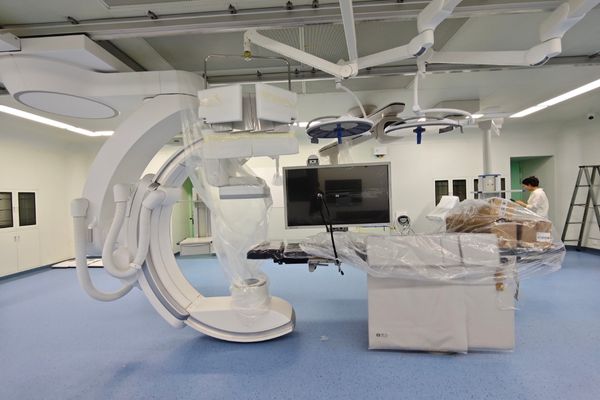 C-arm medical display installed in hybrid operating room for angiography