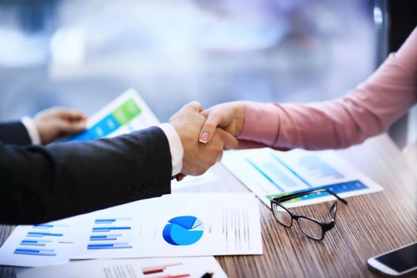 Supplier audit and IQC sampling for medical display parts