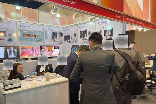 WHX 2026 Dubai: visitor questions on medical display priorities and operational concerns