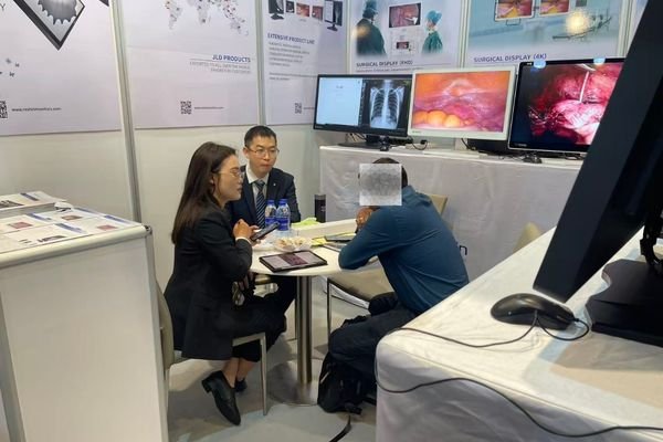 WHX 2026 Dubai Reshin booth recap: medical display solutions highlights